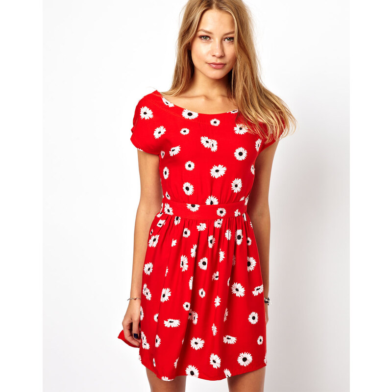 Motel Whispa Skater Dress In Daisy Print With Open Back