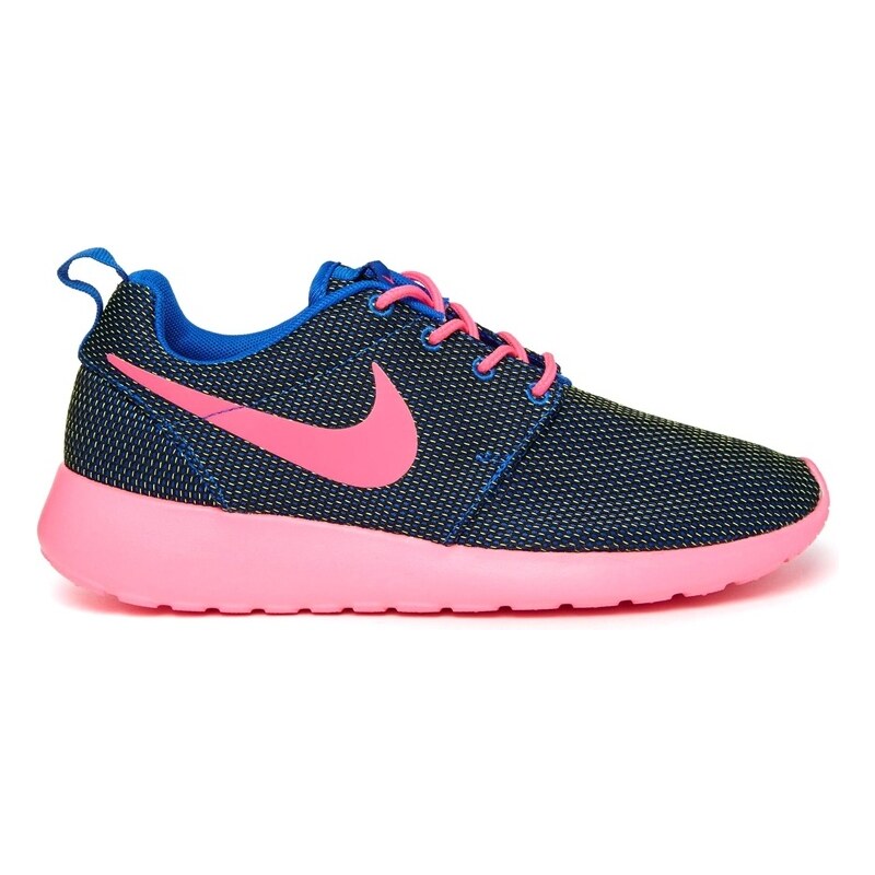 Nike Hyper Pink Rosherun Trainers - Pink