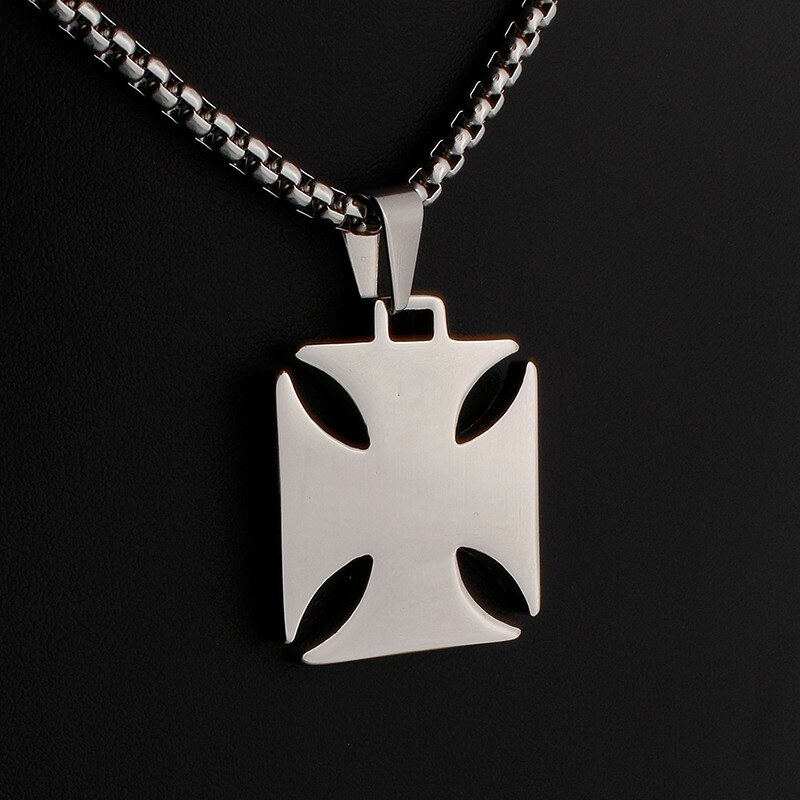BM Jewellery Náhrdelník keltský kříž z chirurgické oceli S640150