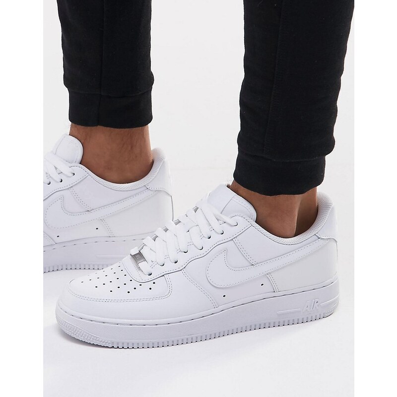 Nike Air Force 1 07 sneakers in white