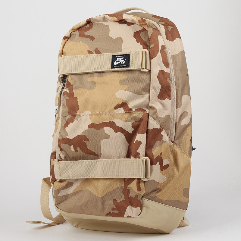 Nike NK SB Courthouse Backpack - SP19 AOP DC camo béžový / hnědý - GLAMI.cz