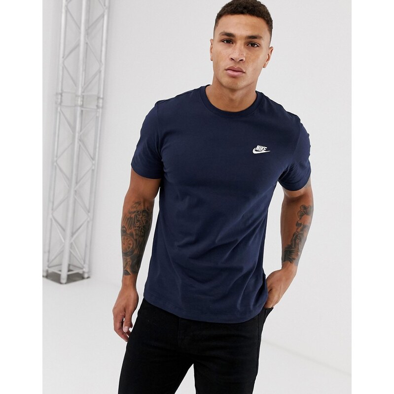 Nike Club t-shirt in navy