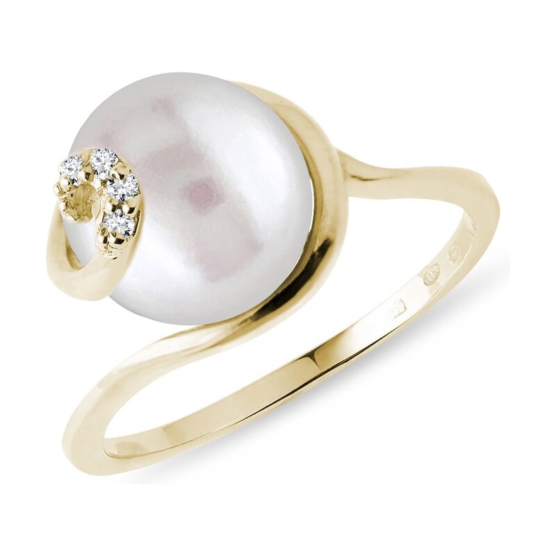 Zlatý prsten s perlou a diamanty KLENOTA k0074013