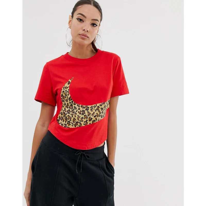Nike Red Oversized Leopard Swoosh Crop T-Shirt - GLAMI.cz