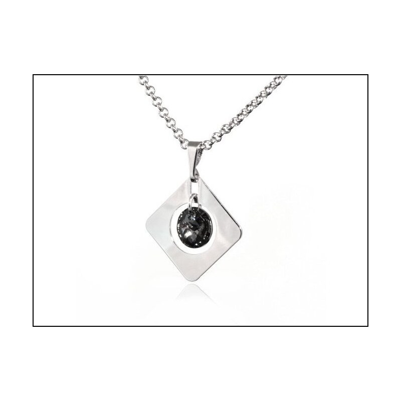 Elegantní náhrdelník s černým kamínkem
