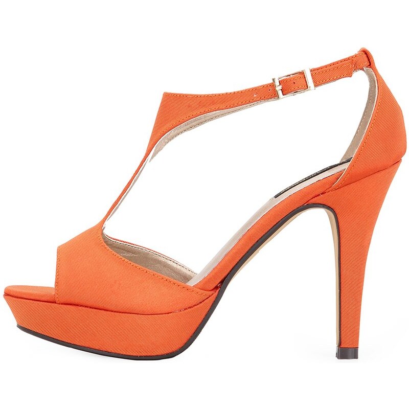 Nevšední oranžové boty Victoria Delef