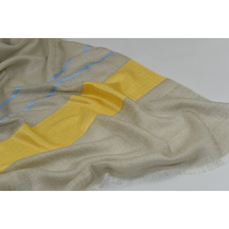 Vlněná vzorovaná šála - béžová s širokým žlutým a tenkými světle modrými pruhy