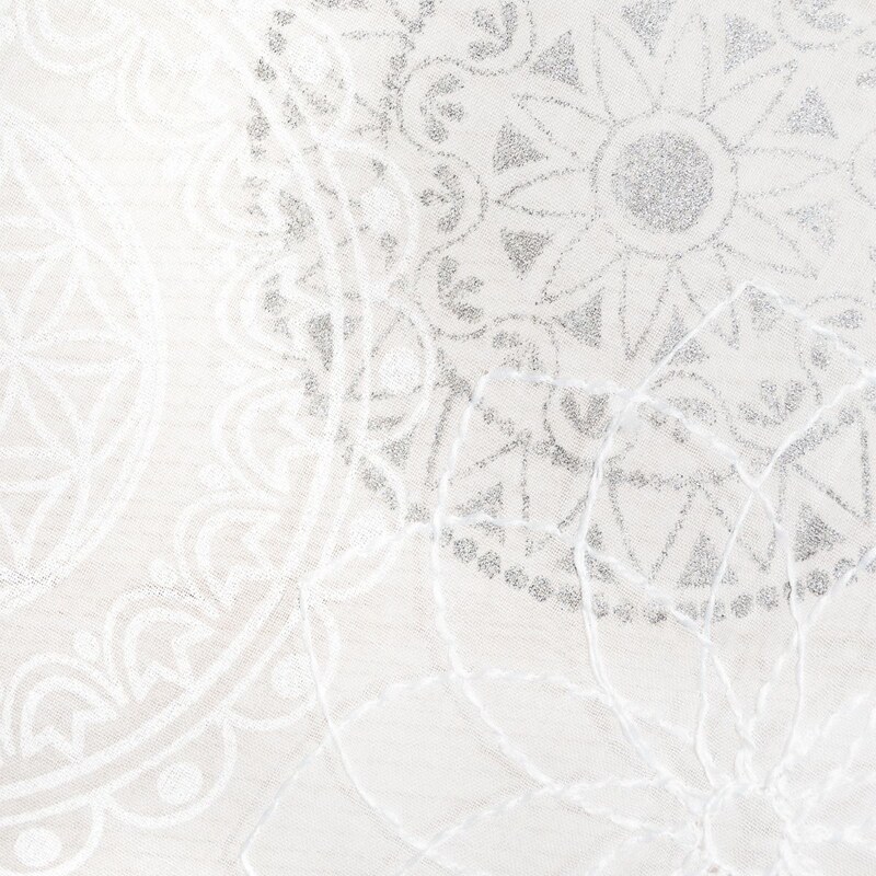 The Spirit of OM záclona „Rami“ z bio bavlny bílá s bílým a stříbrným potiskem mandal, 245 x 140 cm