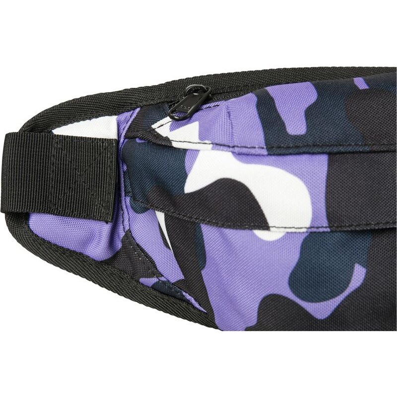 Urban Classics Accessoires Camo taška přes rameno ultrafialová kamufláž