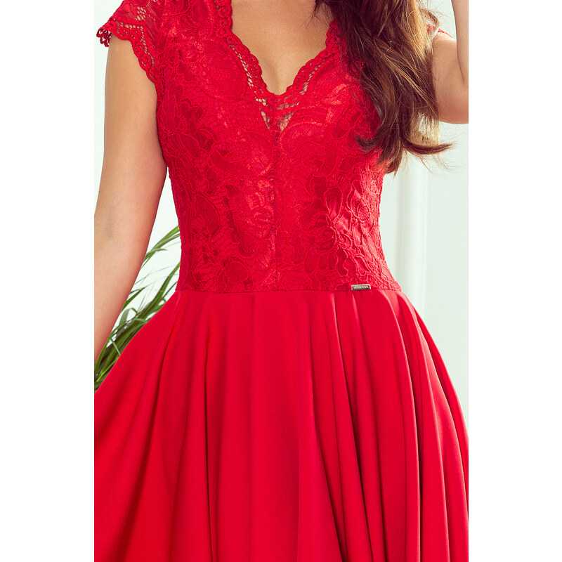 numoco PATRICIA - Červené dámské šaty s delším zadním dílem a krajkovým výstřihem 300-2