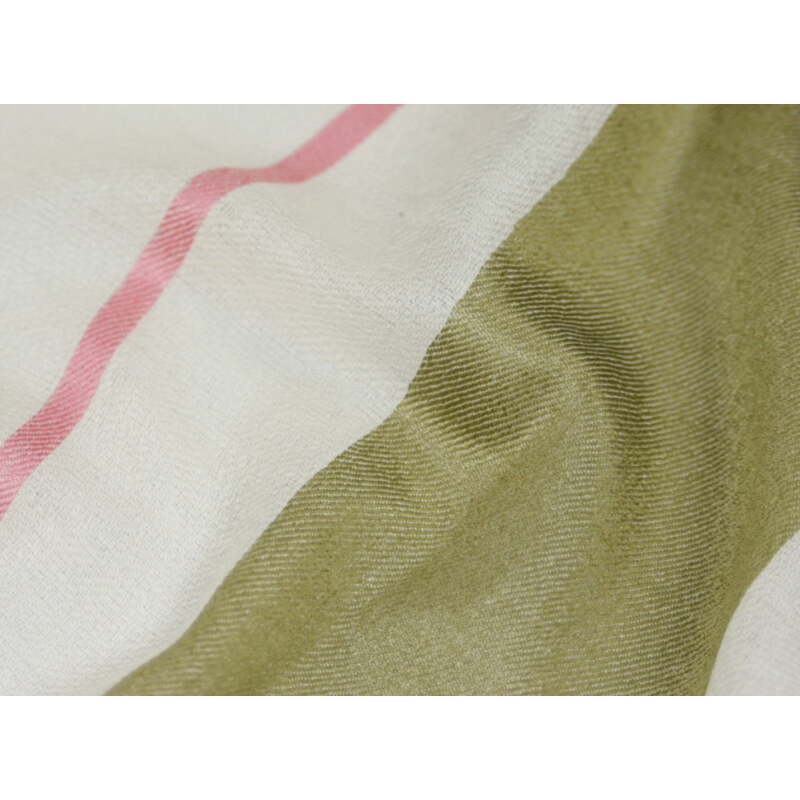 Vlněná vzorovaná šála - smetanová s širokým trávově zeleným a dvěma světle růžovými pruhy
