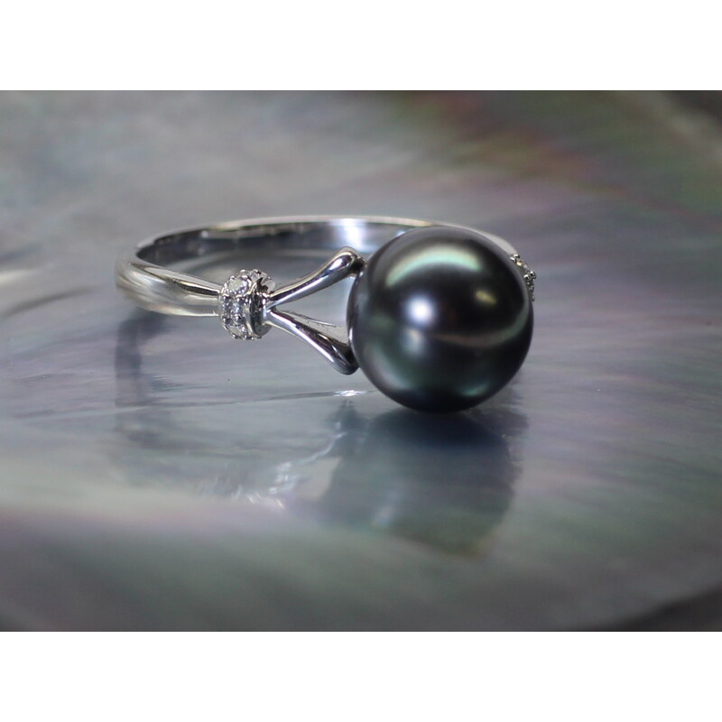 zlatý prsten s tahitskou perlou a brilianty