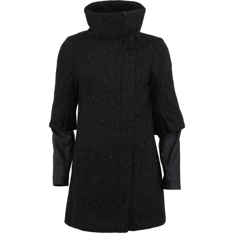 Černý kabát s koženkovými rukávy Vero Moda Carli