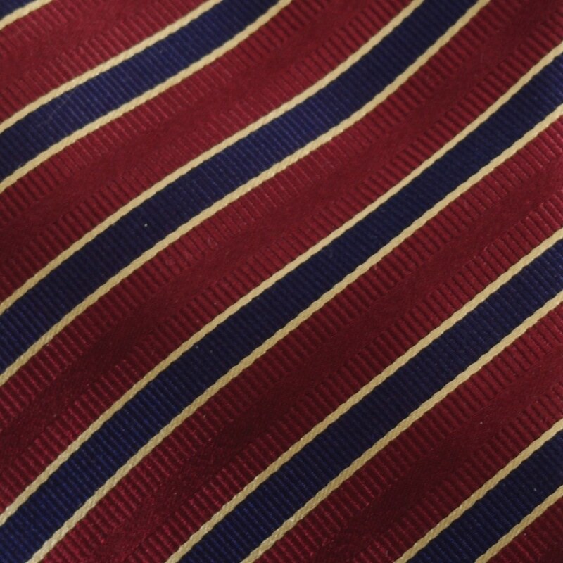Šlajfka Červená hedvábná kravata s proužkem (tmavě modrá)