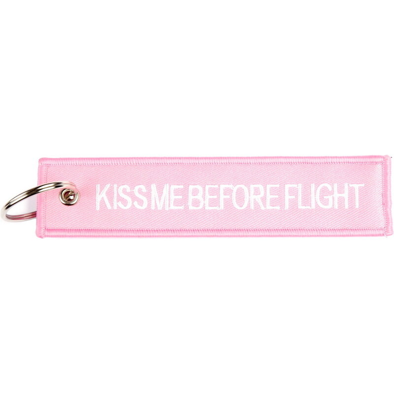 FOSTEX Klíčenka KISS ME REMOVE BEFORE FLIGHT růžová 66857589