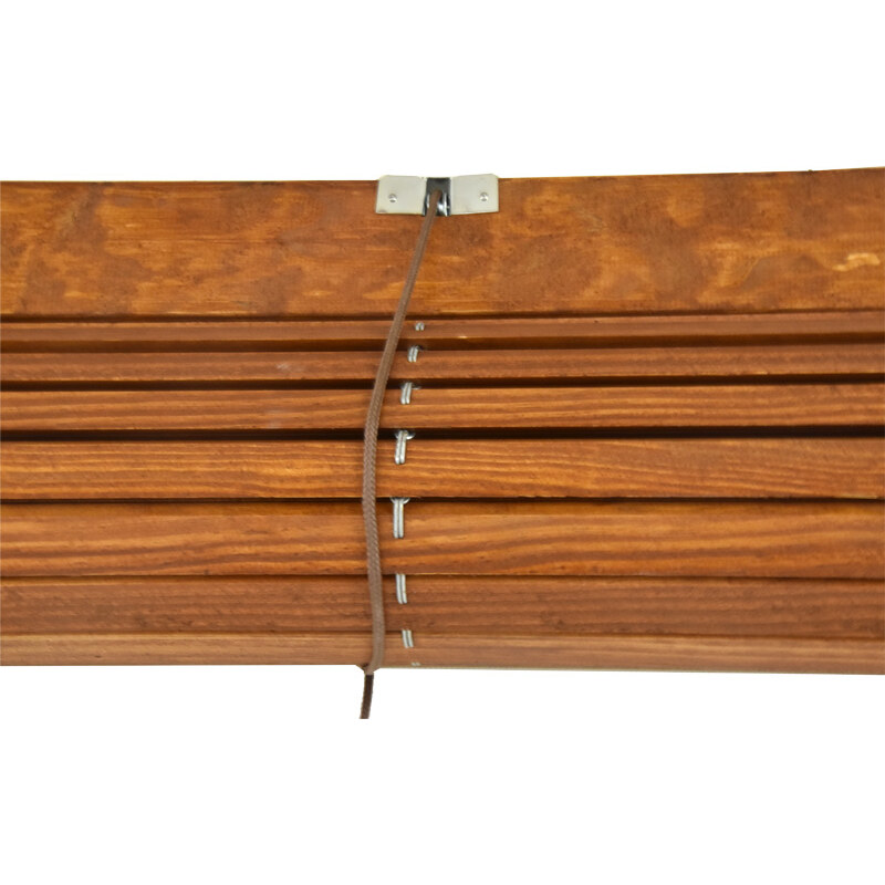 Rozbalená dřevěná roleta - barva třešeň 100x90 cm
