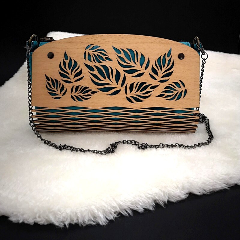 AMADEA Dřevěná kabelka tyrkysová - listy 25 cm