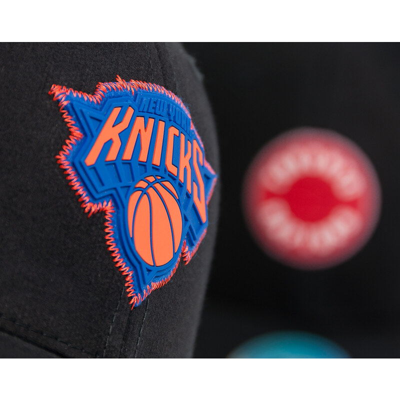 Kšiltovka Mitchell & Ness NBA Biowashed Zig Zag 110 SB New York Knicks Black Snapback