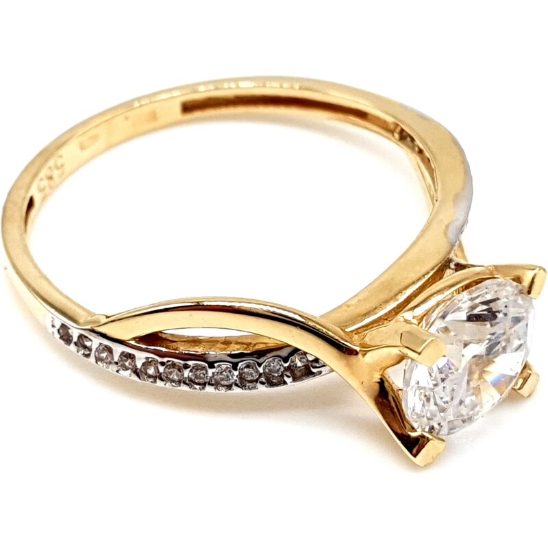 Zlatý zásnubní vlnivý prsten zdobený zirkony