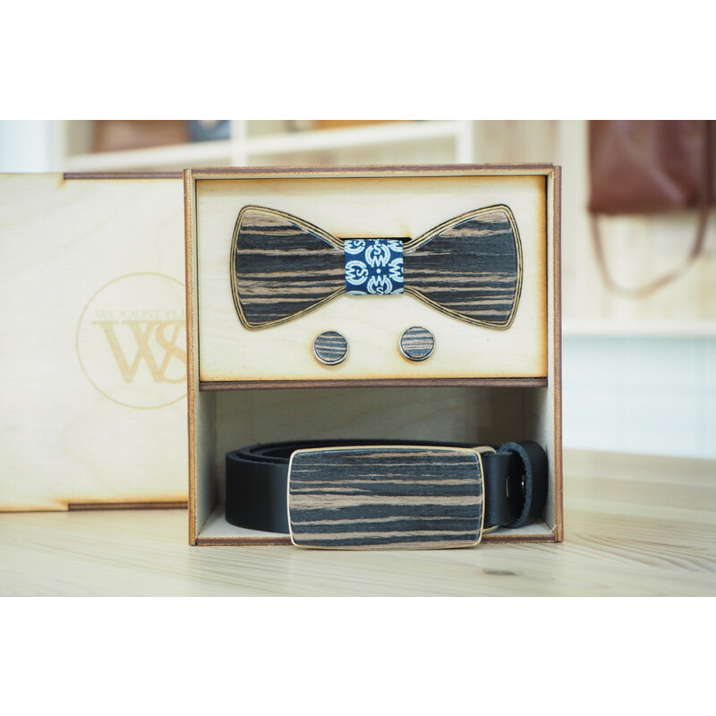 Wood Style Set Kulatý WS Modrotisk - opasek, motýlek a manžetové knoflíčky