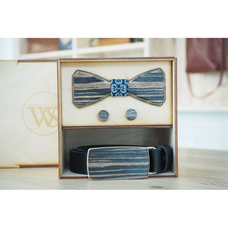 Wood Style Set Hranatý WS Modrotisk - opasek, motýlek a