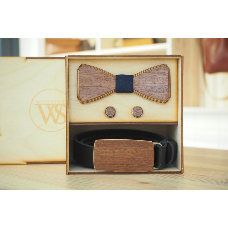 Wood Style Set Hranatý Modrotisk - opasek, motýlek a manžetové