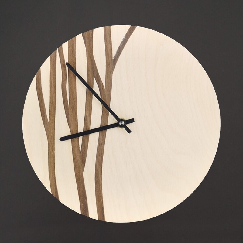 AMADEA Dřevěné hodiny nástěnné s motivem větviček, masivní dřevo, průměr 25 cm