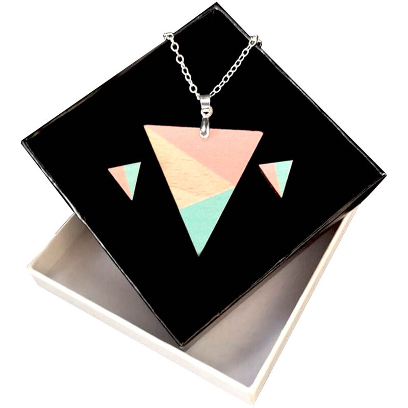 AMADEA Sada dřevěný náhrdelník s náušnicemi trojúhelník růžový, 4,5x4 cm