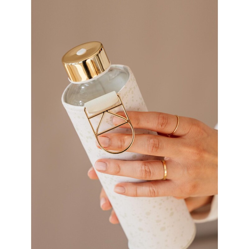 EQUA Mismatch Essence 750 ml designová luxusní ekologická skleněná lahev na pití s obalem z umělé kůže
