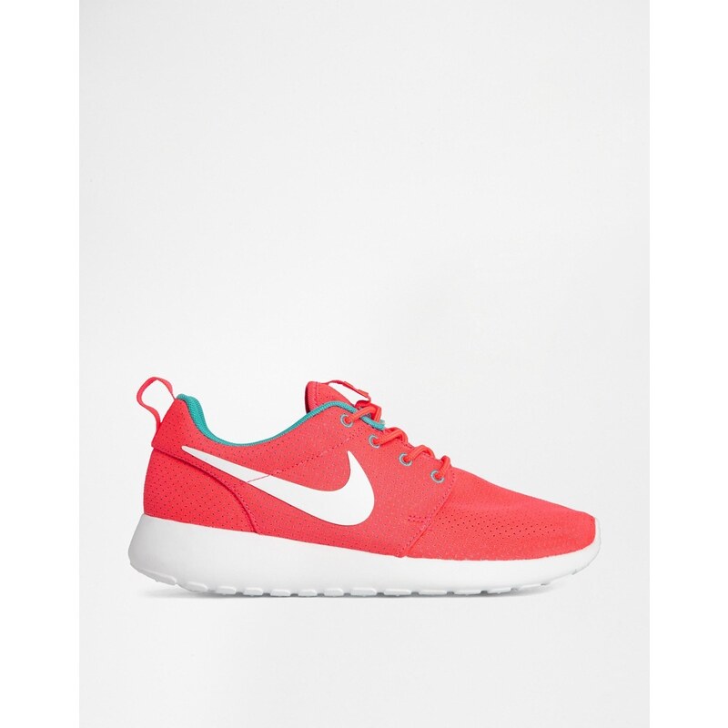 Nike Rosherun Pink Trainers - Pink