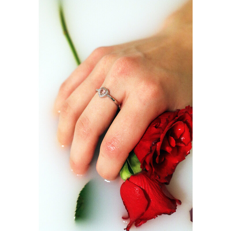 OLIVIE Stříbrný prsten RŮŽOVÉ SRDCE 2401