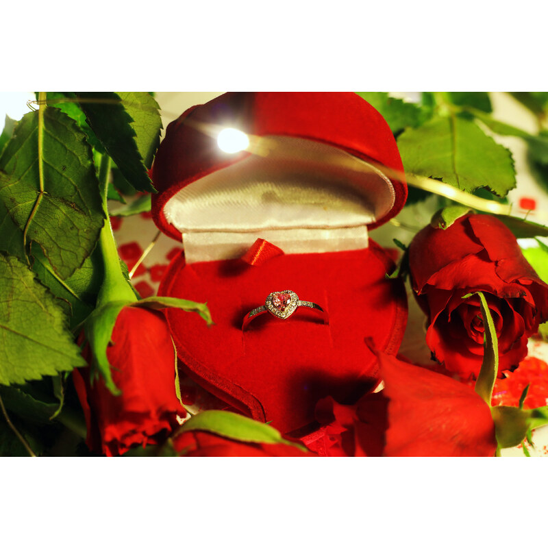 OLIVIE Stříbrný prsten RŮŽOVÉ SRDCE 2401