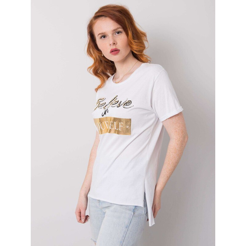 Fashionhunters Bílé dámské tričko s nášivkou Evelyn