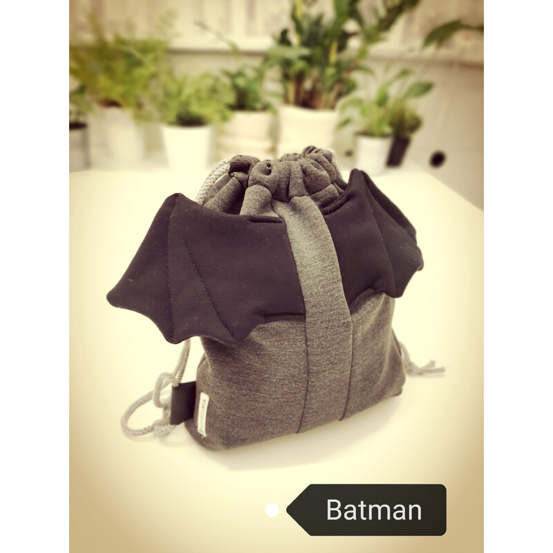 Šedy batoh Batman