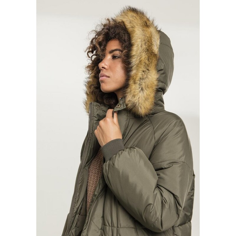 Olivový dámský kabát Urban Classics Ladies Oversize Faux Fur Puffer Coat