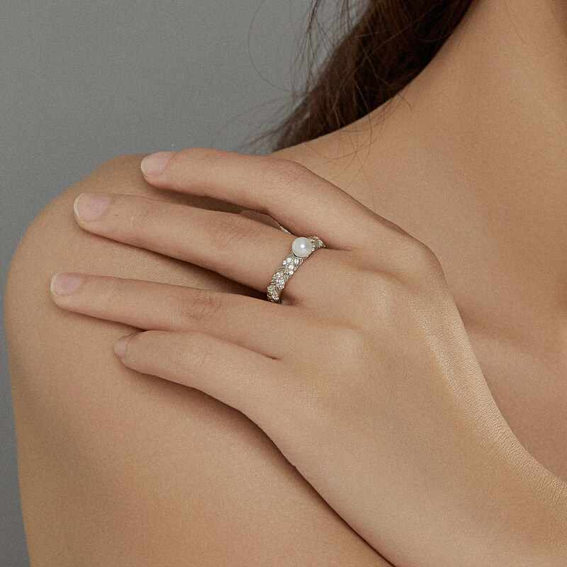 OLIVIE Stříbrný prsten s PERLOU 5131
