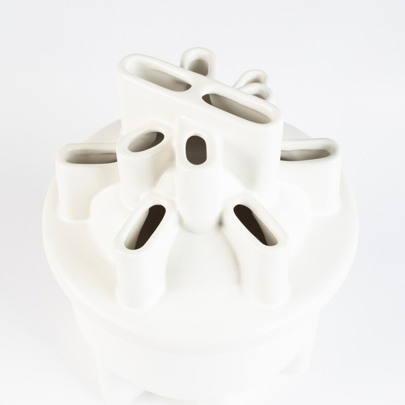 Malá bílá keramická váza ZUIVER BASSIN 28 cm