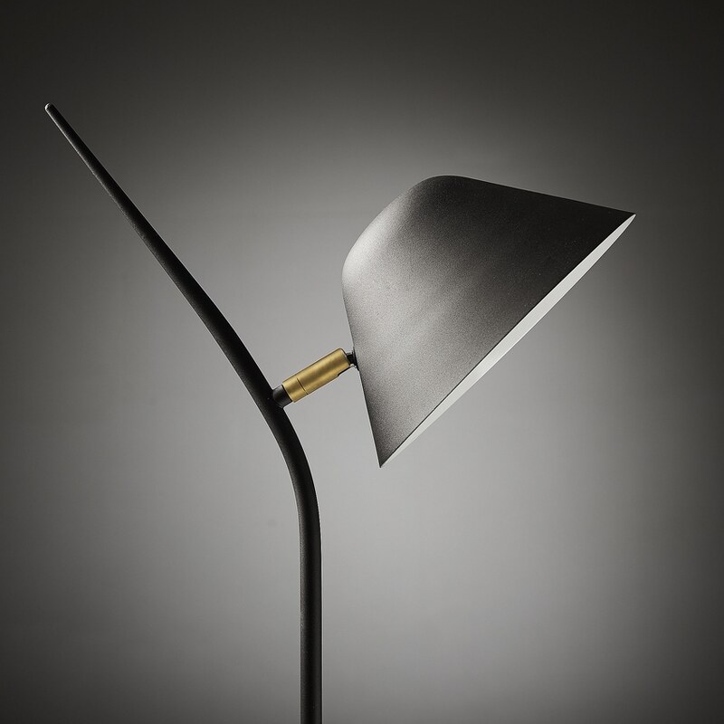 Černá kovová stojací lampa Kave Home Aurelia 152 cm