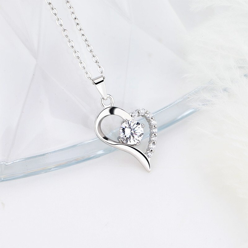 Emporial stříbrný náhrdelník Srdce lásky SON1050