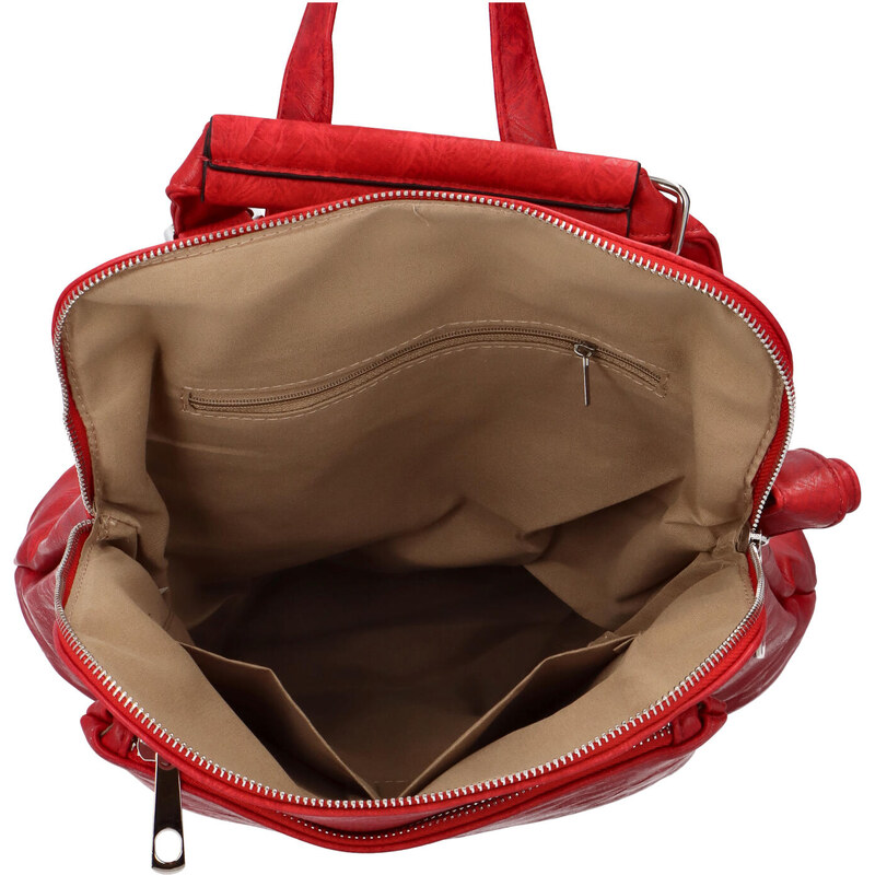 MaxFly Prostorný koženkový batoh Karolin, červený červená