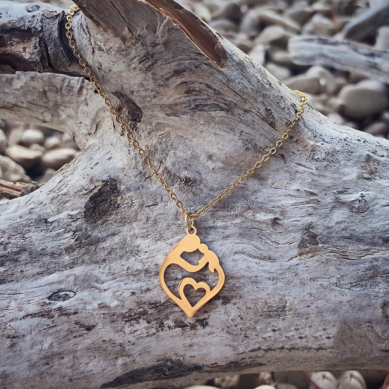 Estemia Náhrdelník z chirurgické oceli matka a dítě v srdci, ve zlaté galvanizaci