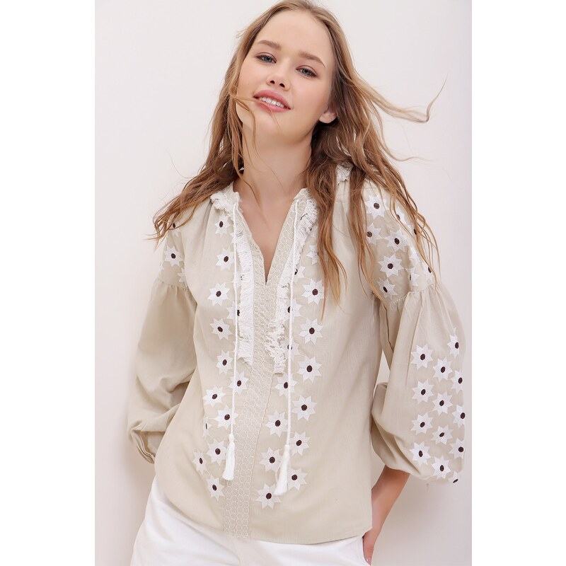 Trend Alaçatı Stili Women's Beige Tassel Detailed Embroidered Cotton Blouse