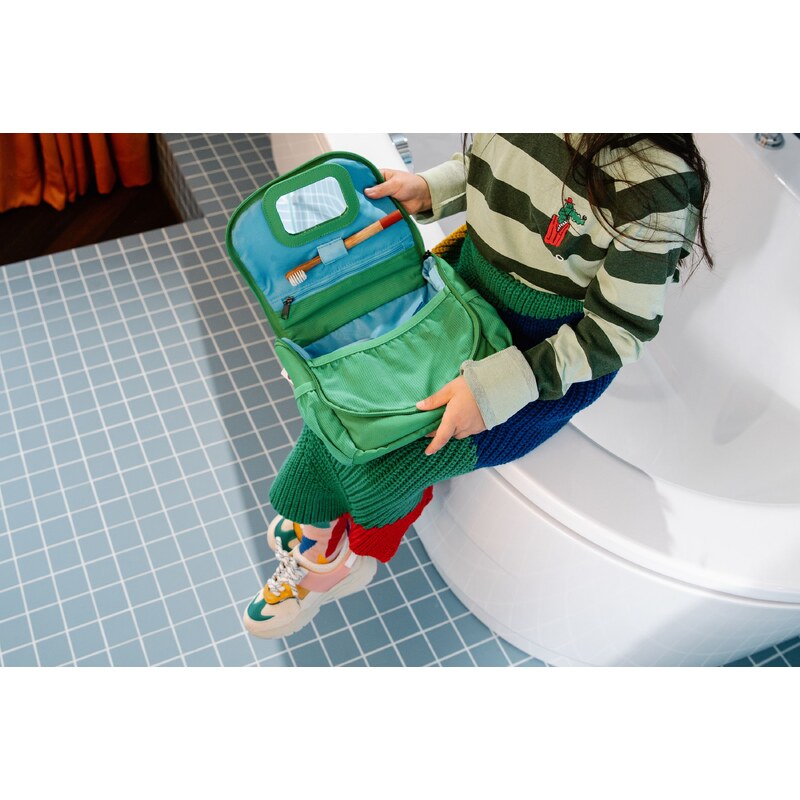 Affenzahn Washbag Finn Frog green