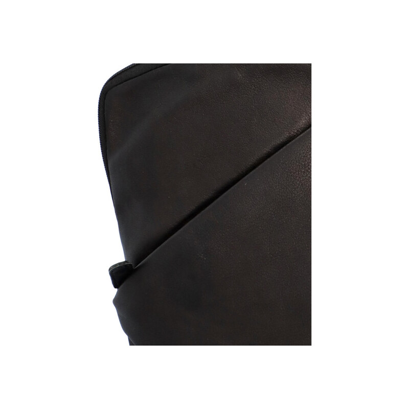 Green Wood Praktický dámský kožený batoh Indila, černý