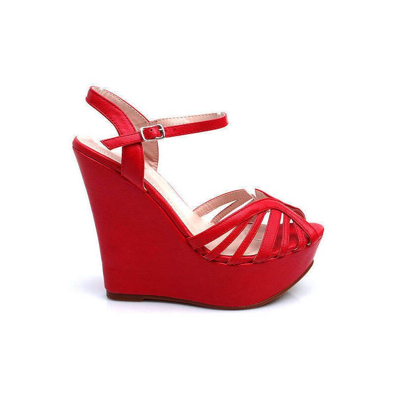 Prvotřídní červené sandály