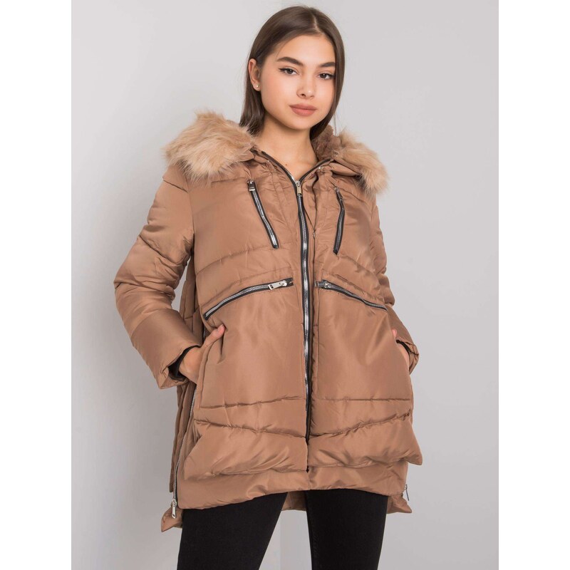 Fashionhunters Dámská velbloudí zimní bunda s kapucí