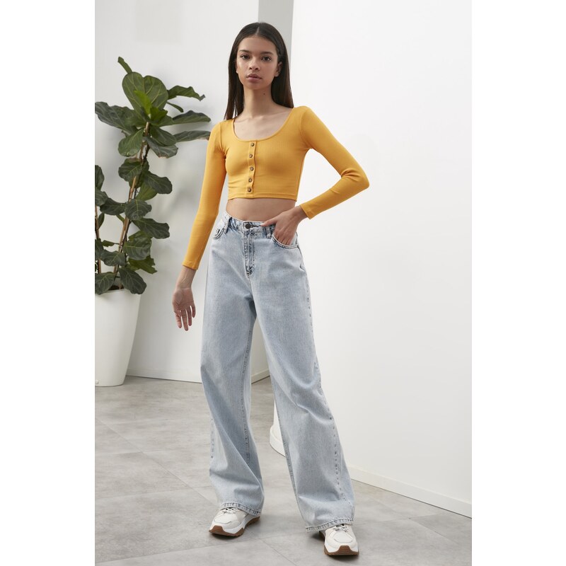 Trendyol Mustard Long Sleeve Crew Neck Buttoned Crop Knitted Blouse