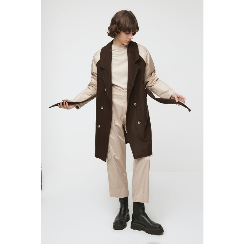 Trendyol hnědý prošívaný rukáv Detailní kašetový kabát