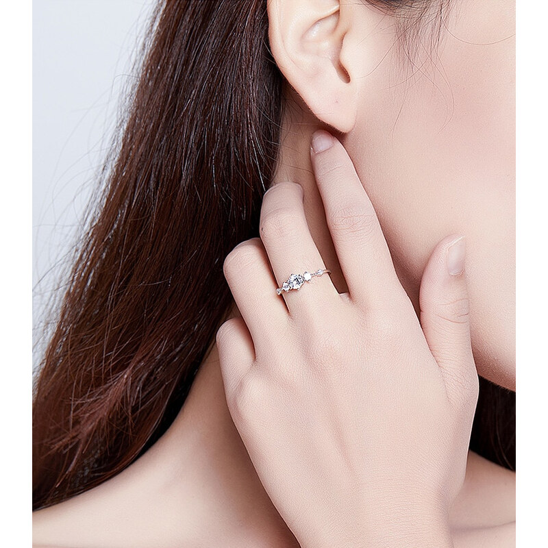 P&J Jewellery Stříbrný prsten Zářivá zirkonie SRP35