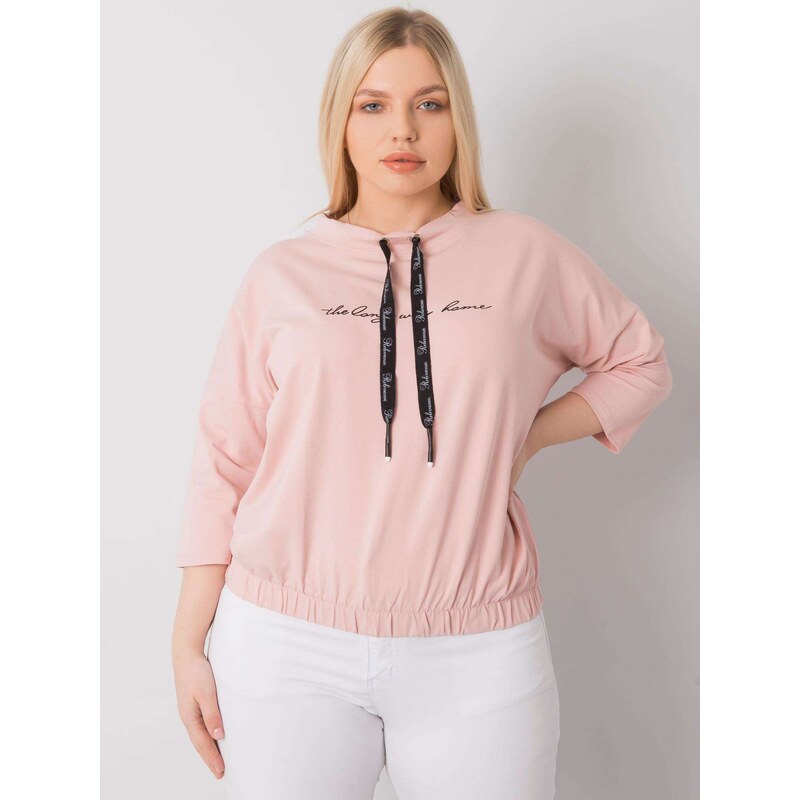 Fashionhunters Zaprášená růžová halenka plus size s nápisem Perry